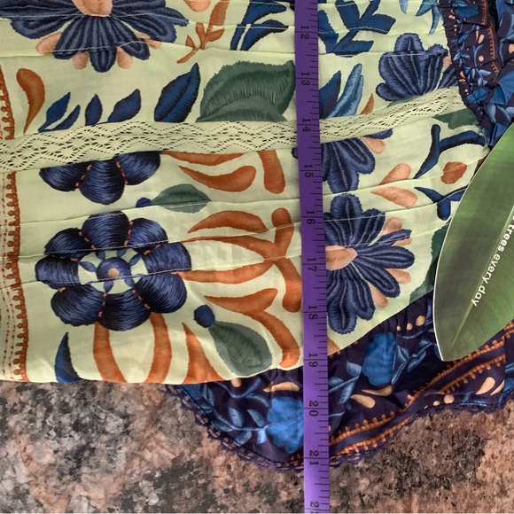 Women’s Farm Rio keyhole Ruffle Top Sz Med - Picture 10 of 12